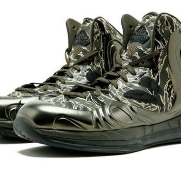 SOLD🔥Nike Hyperposite - Picture 3 of 5